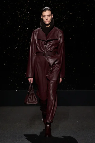 Look 3